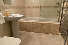 apt 2 bathroom