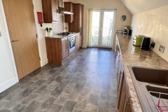 Apt3-Kitchen-IMG_2337