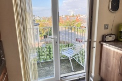 Apt3-Kitchen-IMG_2338