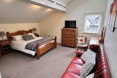 Apt7_633-scaled