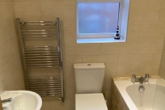 Apartment 9 Rental Family Bathroom